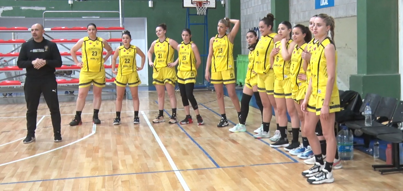 Campus de básquet con el Club Berazategui en el gimnasio Pancho Cerda