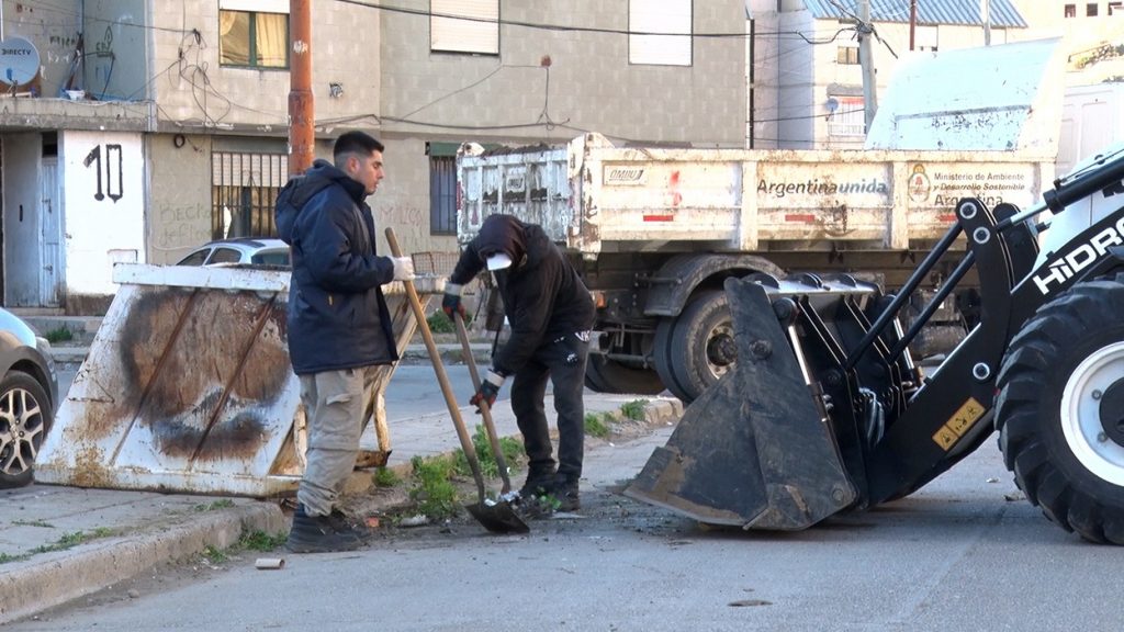 El municipio continúa reforzando los trabajos de limpieza urbana en diversos sectores