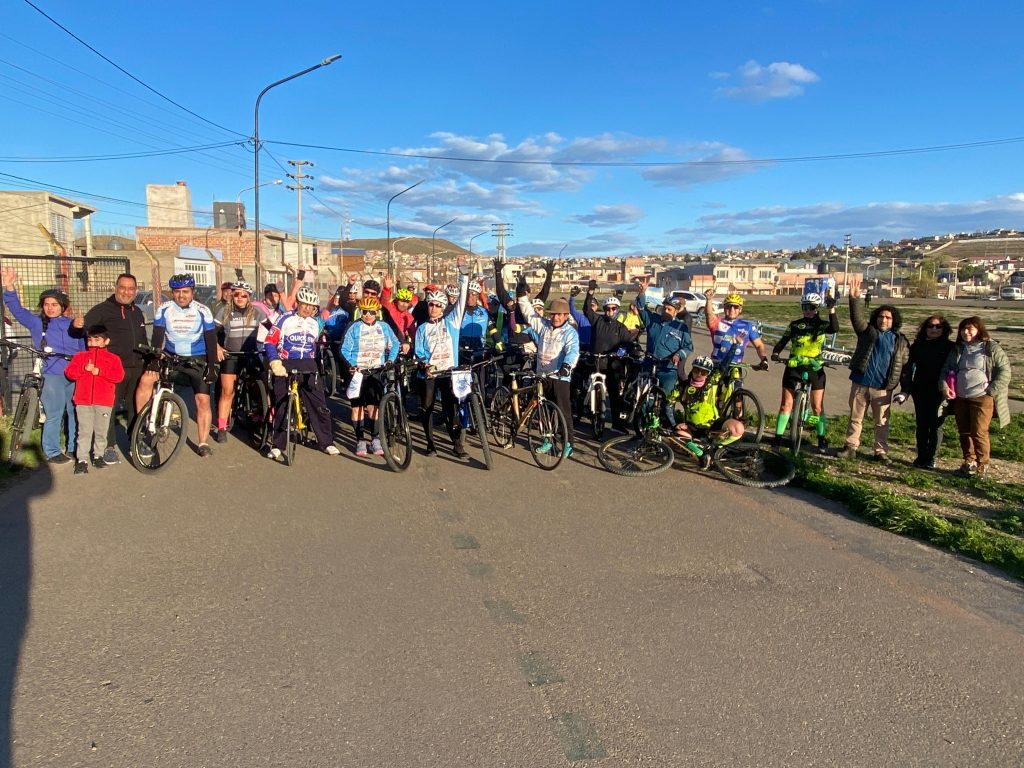 Bicicleteada simbólica por el 40° aniversario del Pedal Club