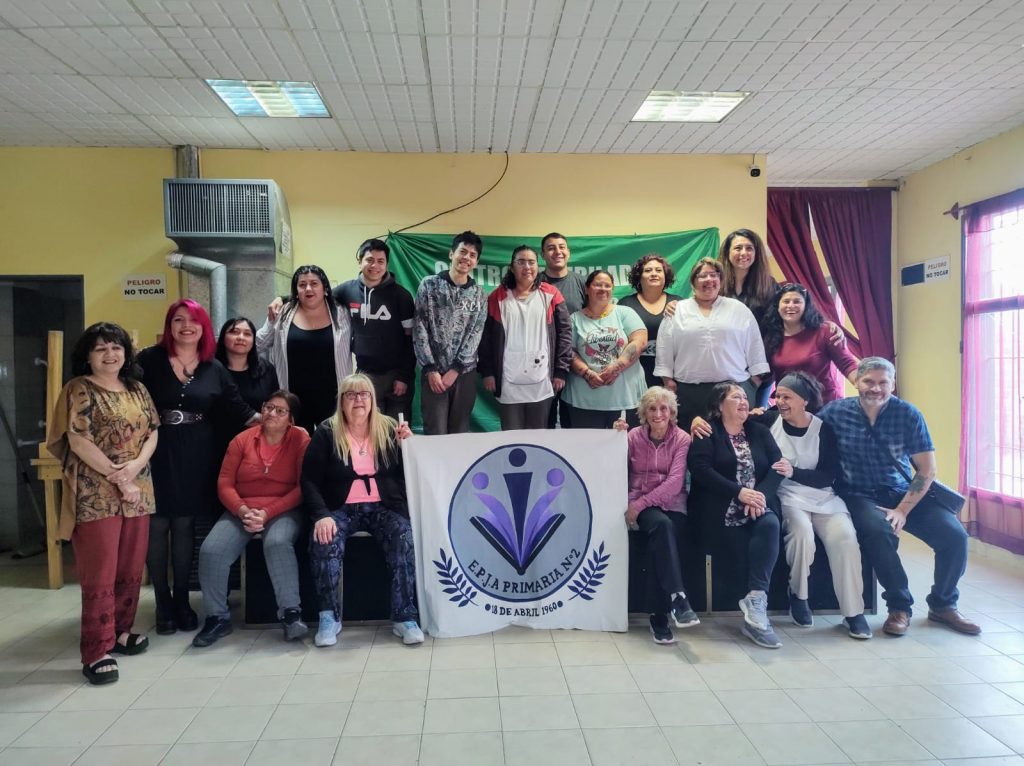 Escultura colectiva que celebra la diversidad y la integración en el corazón de la Ciudad»