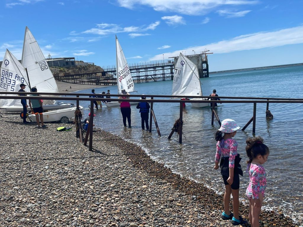 El Club Náutico local recibió a referentes del Club de Rada Tilly