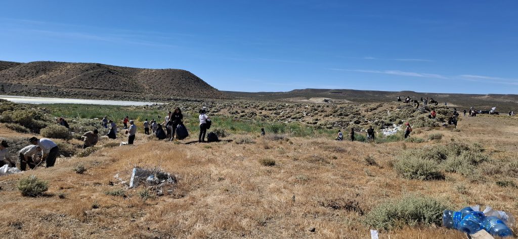 Un centenar de personas se sumaron a la jornada de limpieza