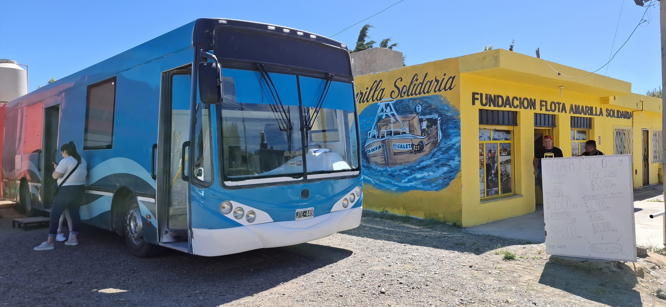 Flota Amarilla endulzará la mesa navideña de familias caletenses