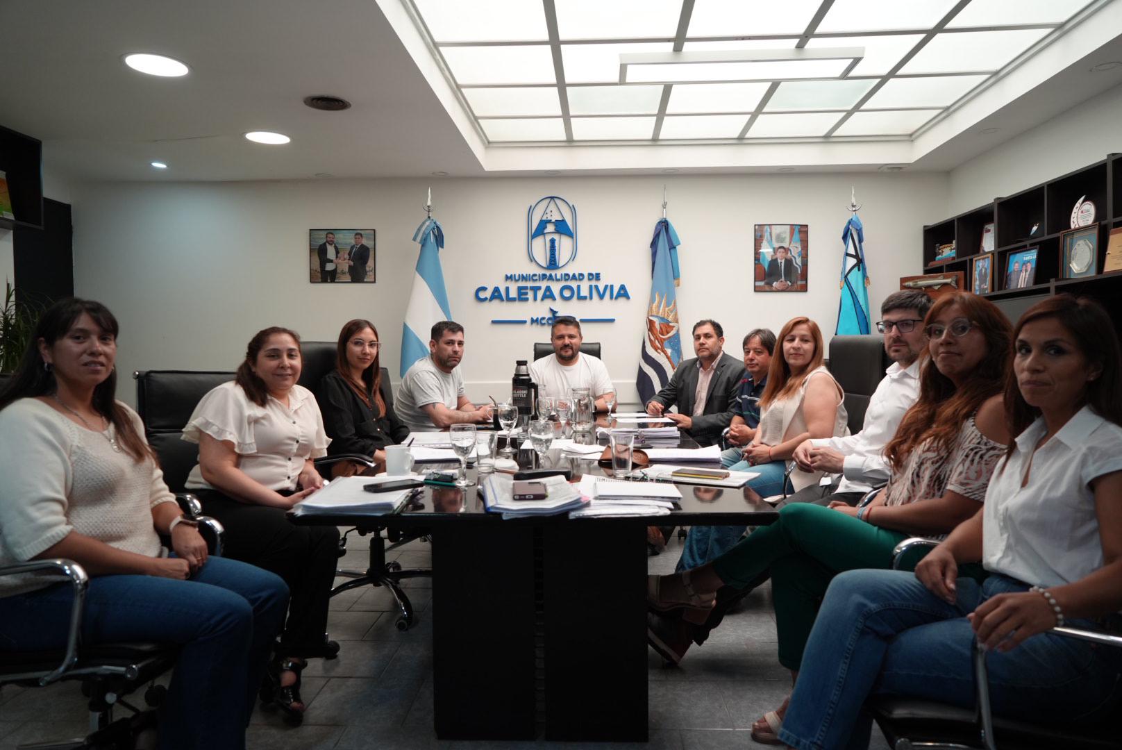 CALETA OLIVIA: EL MUNICIPIO PRESENTÓ LOS PROYECTOS DE PRESUPUESTO 2025 Y EL MARCO TARIFARIO