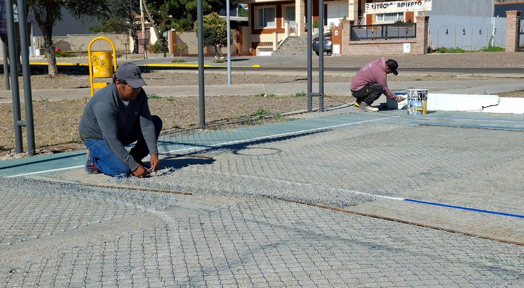 Reacondicionamiento de playones deportivos en Caleta Olivia