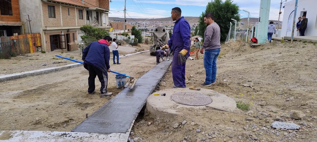 Avanza el programa de adoquinado en el barrio 25 de mayo