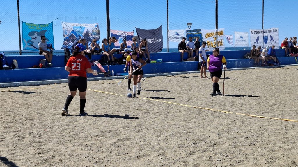 Juegos de Verano 2025: Torneo de beach hockey reunió gran cantidad de jugadores