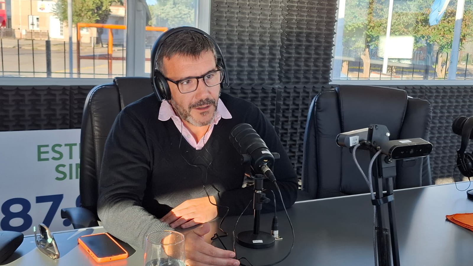 Situación salarial de empleados municipales y prórroga para la entrega de certificados de escolaridad