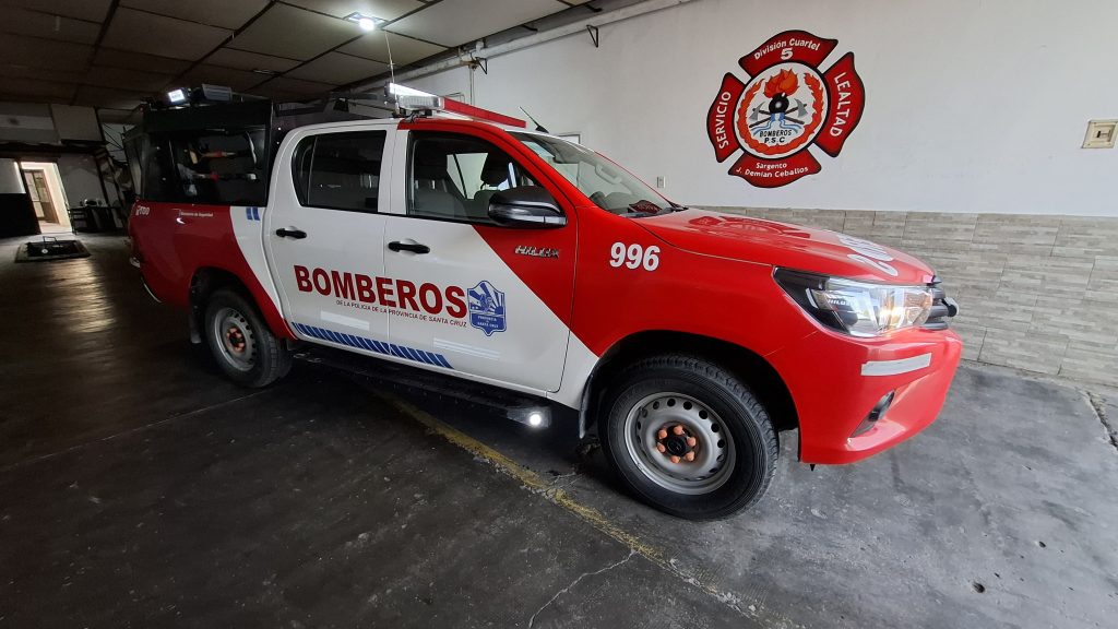 Entrega de un móvil de rescate para la Unidad Quinta de Bomberos