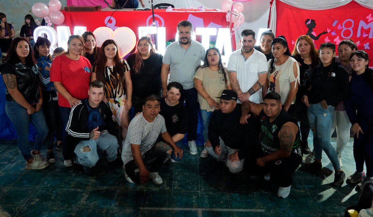El intendente participó del agasajo para las mujeres organizado por la Flota Amarilla