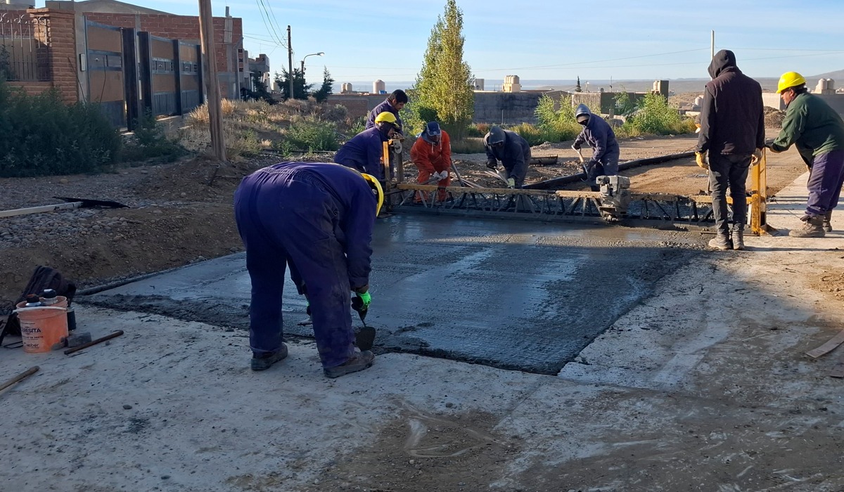 Las obras sobre calles Presidente Perón y Av. Tierra del Fuego avanzan de forma constante