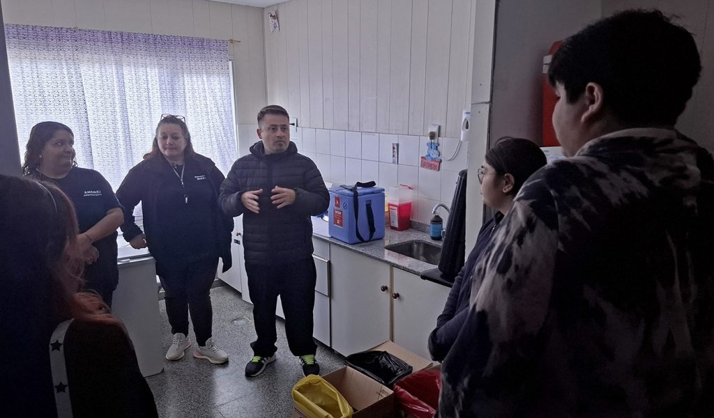 Alumnos del Colegio N.º 6 visitaron en CIC 17 de Octubre