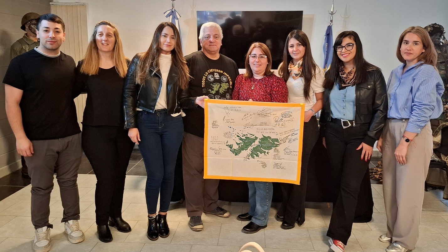Rivera brindó una charla sobre Malvinización al personal de Ceremonial y Protocolo