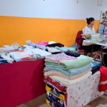 El CIC Centenario ofreció cortes de pelo solidarios, feria y podología