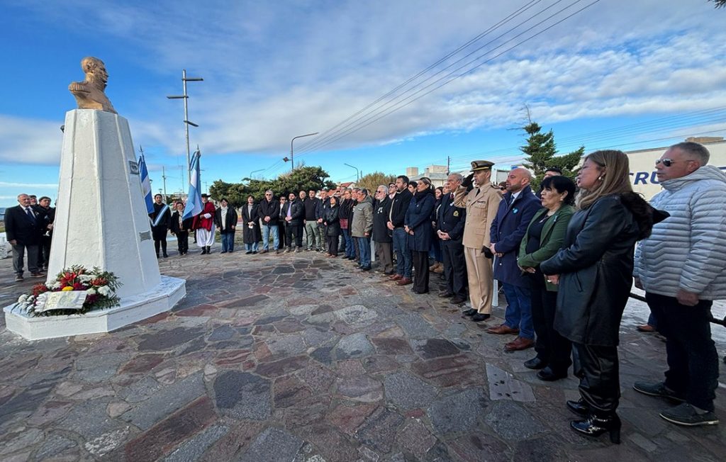 Caleta Olivia conmemoró el Dia de la Armada Argentina