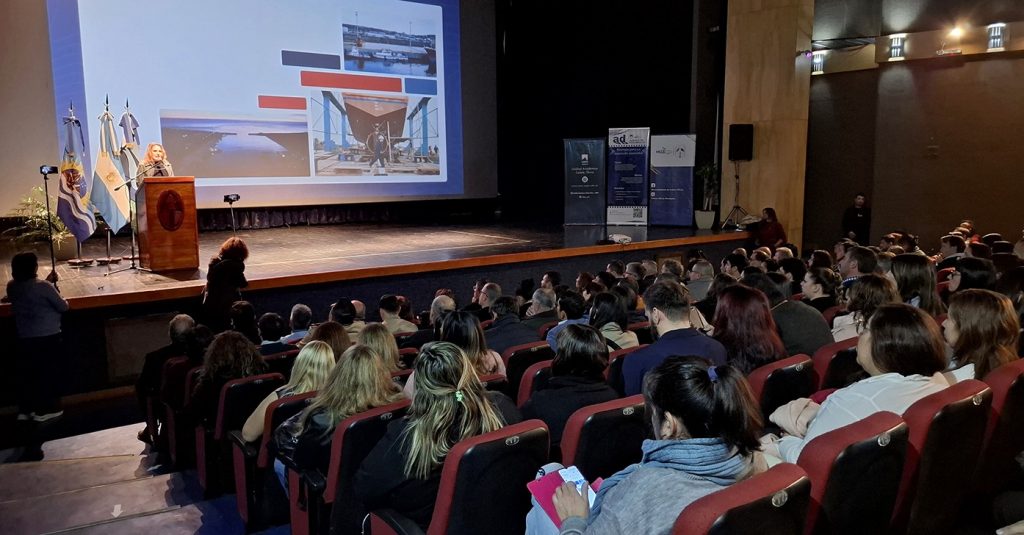 Comenzó a desarrollarse el 1° Foro Portuario y Marítimo de Caleta Olivia