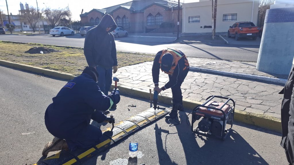 Se refuerzan condiciones de seguridad vial en sector de amplia circulación vial y peatonal