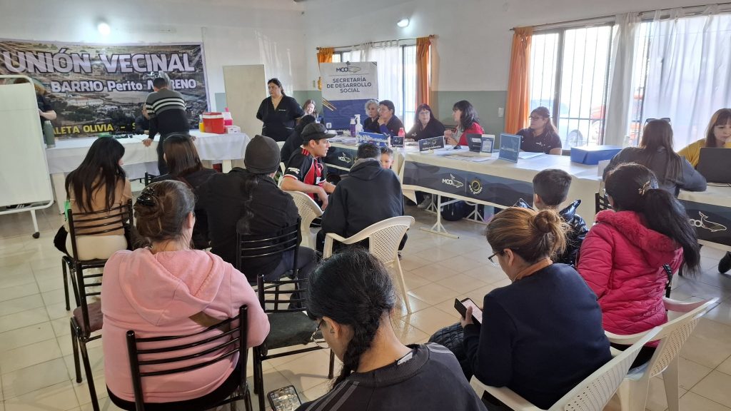 Carrizo se reunió con vecinos en el Más Gestión del barrio Perito Moreno