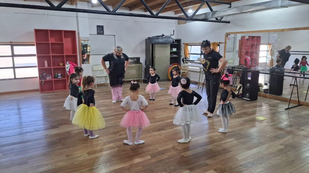 Abren nueva inscripción para talleres de danzas y yoga en el CeMEPA
