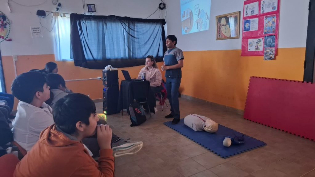 El CIC Centenario recibió a alumnos de la Escuela Primaria N° 76 “Kimehuen”