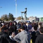 La Municipalidad de Caleta Olivia realizó una intervención urbana para concientizar sobre la salud mental