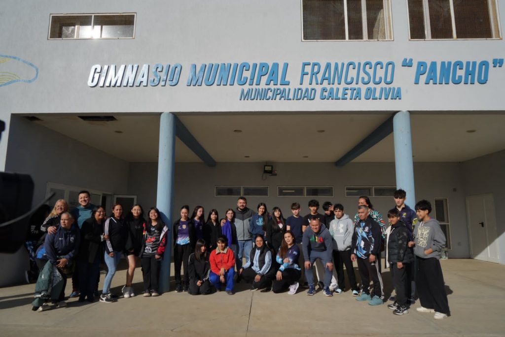 La delegación local partió esta tarde rumbo a los Juegos Evita 2025