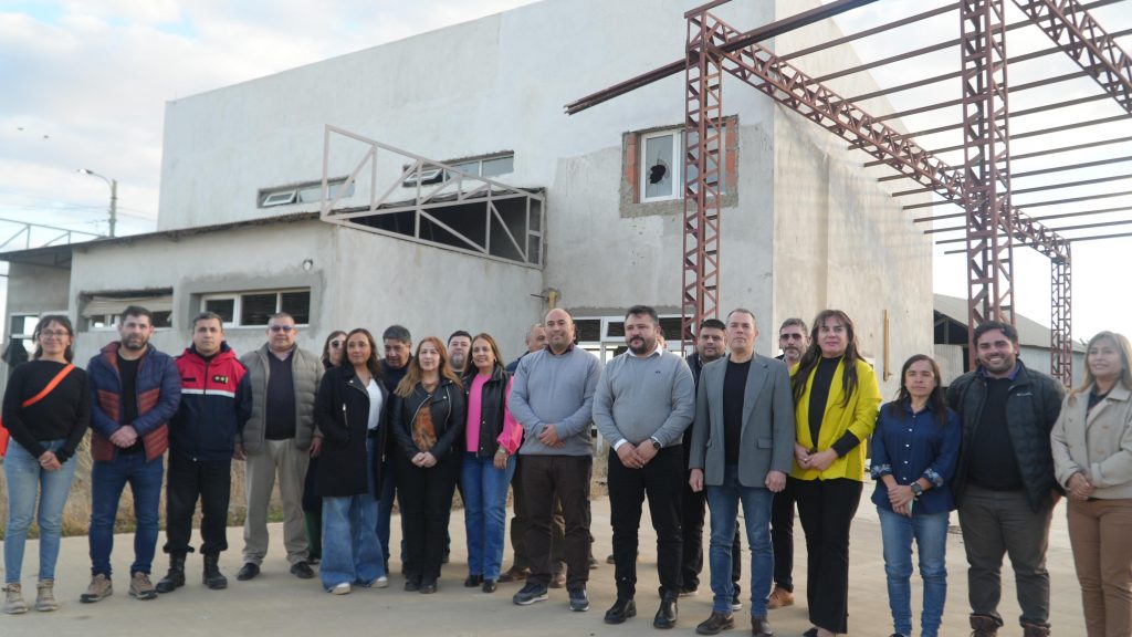 Municipio firmó el contrato para la culminación del cuartel de bomberos N° 28