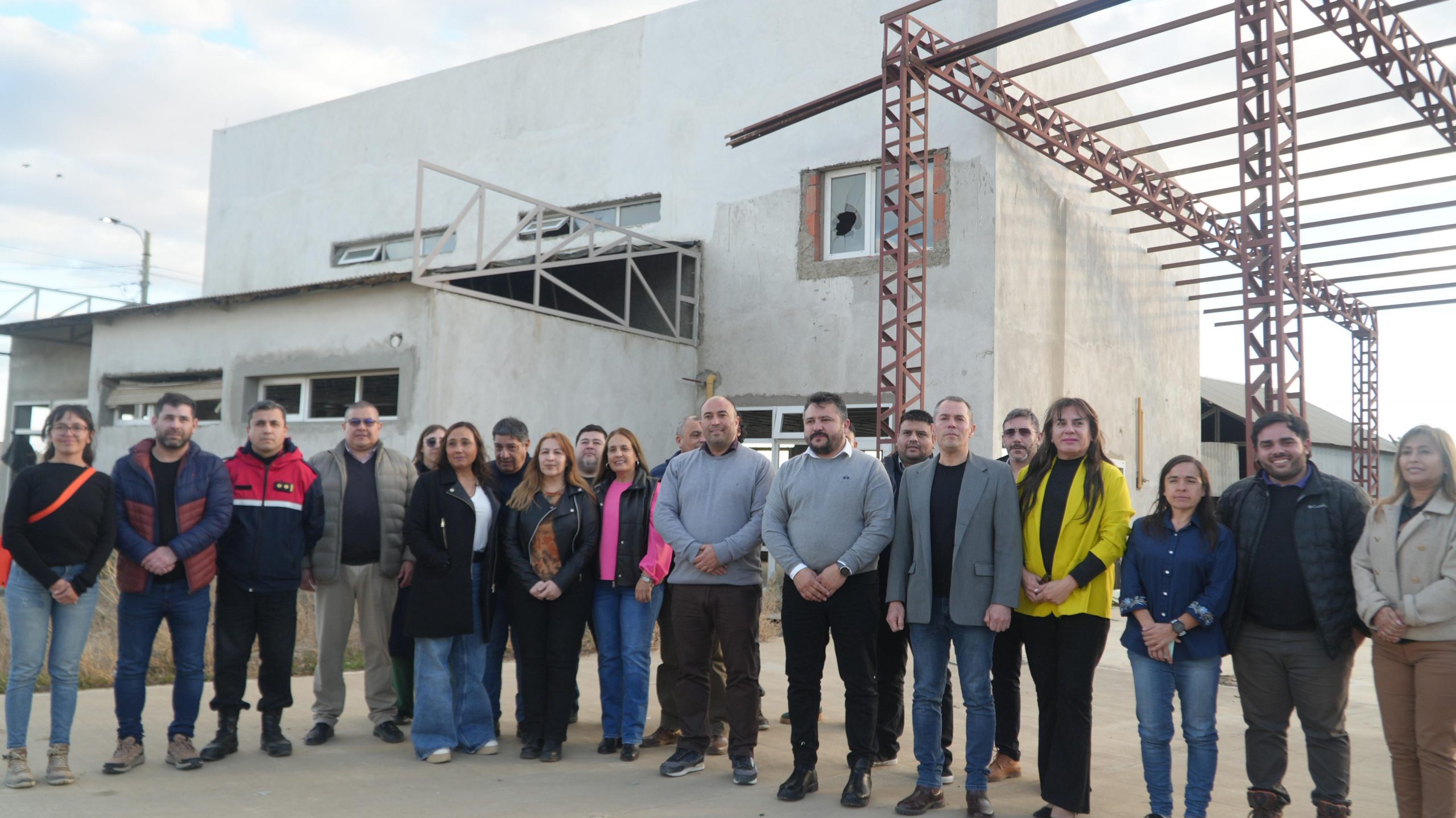 Municipio firmó el contrato para la culminación del cuartel de bomberos N° 28