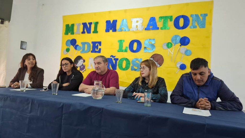 Mini Maratón de los niños en el barrio San Martín