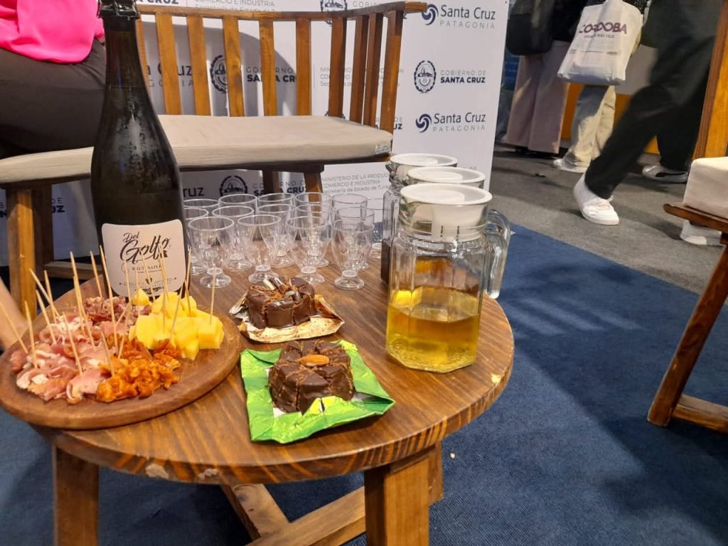 Caleta Olivia presente en la Feria Internacional del Turismo 2025 en Buenos Aires