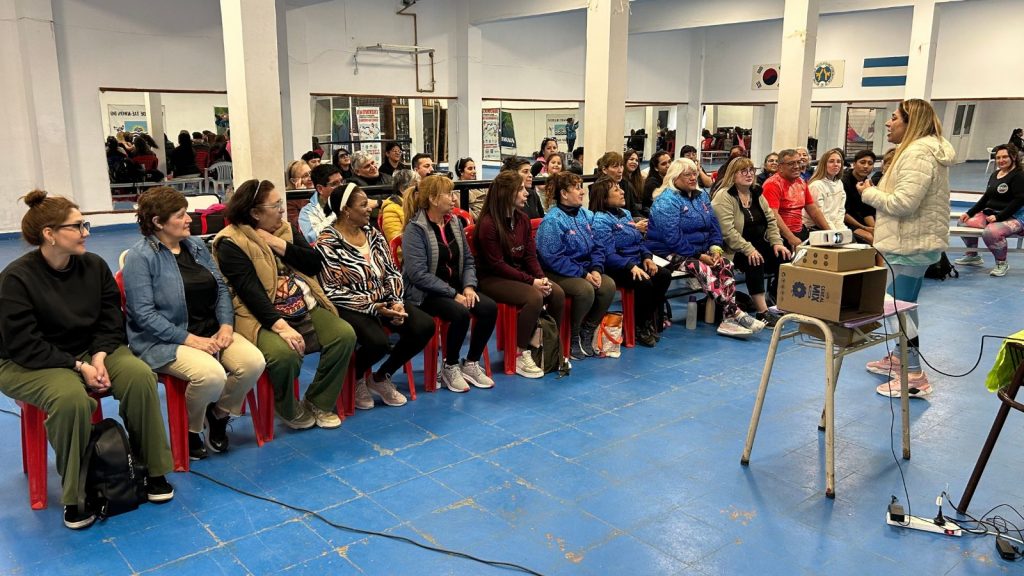 Realizan seminario sobre adulto mayor y discapacidad