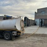 La Municipalidad asiste a vecinos del barrio Golfo San Jorge con camiones cisterna