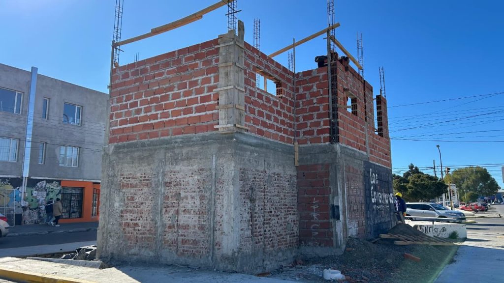 Importantes avances en la obra del centro de monitoreo, pavimentación y bacheo