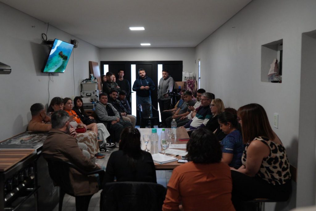 El intendente Pablo Carrizo atendió las demandas del barrio Golfo San Jorge