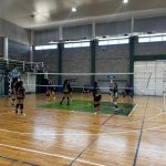 Ocho equipos disputan el certamen de voley en el marco del aniversario de Caleta Olivia