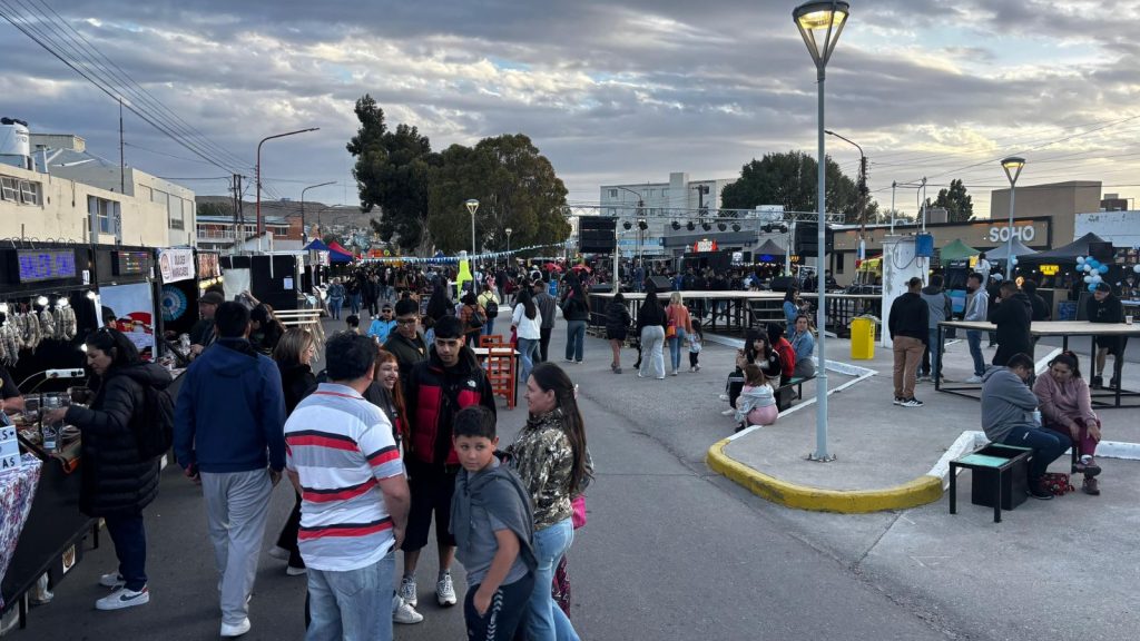 El intendente Pablo Carrizo recorrió La Huella de los Sabores