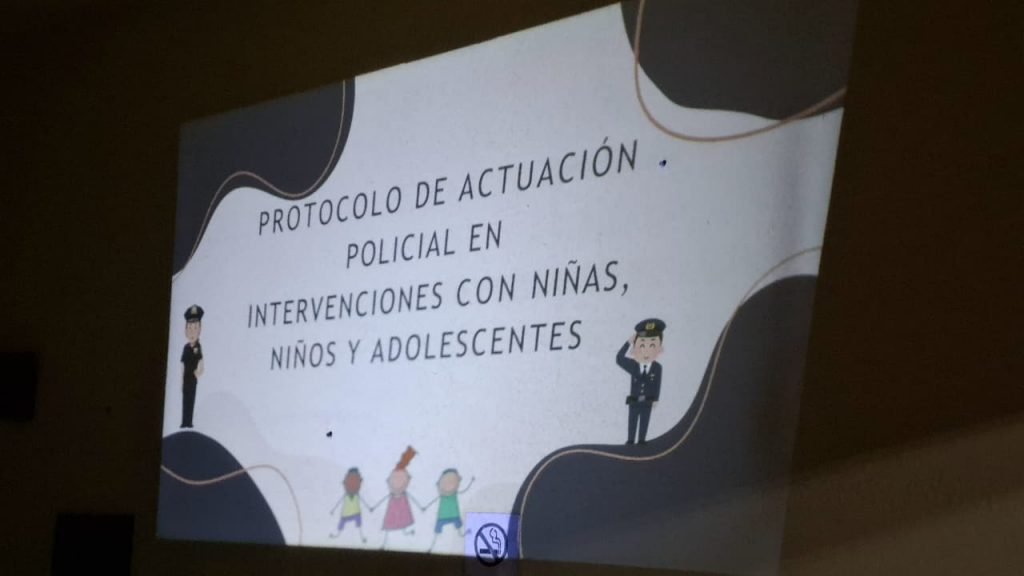 La Secretaría de Infancias y Adolescencias brindó una capacitación al personal policial