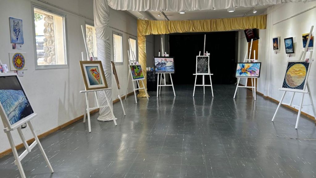 “Vientos de Arena”, una destacada muestra artística para visitar en Caleta Olivia