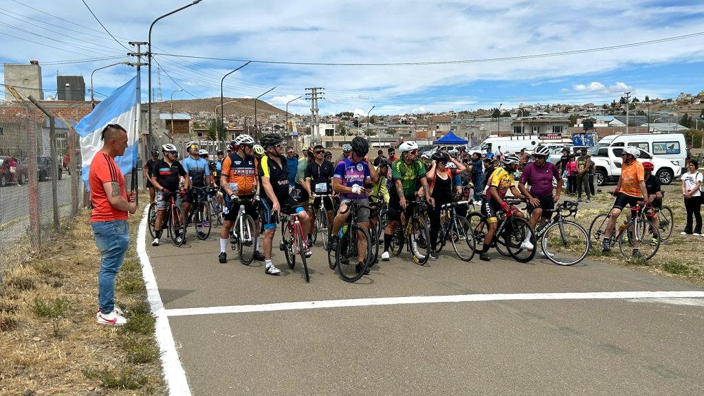 Pedal Club 20 de Noviembre realizó la carrera 124° Aniversario 