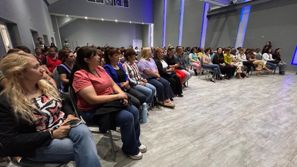 Concluyó el ciclo de capacitación para Auxiliar de Jardines Maternales