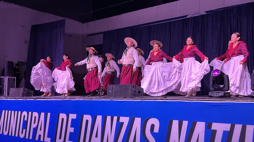 La Escuela Municipal de Danzas Nativas compartió su trabajo anual con un gran festival
