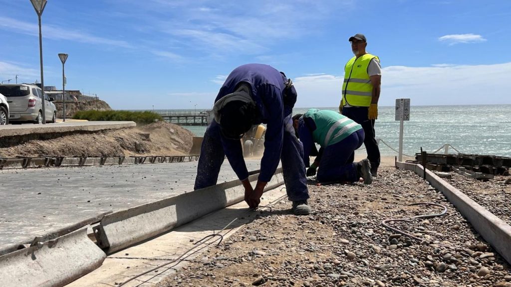 Mejoras de accesos e incorporación de equipamiento deportivo para embellecer el paseo costero