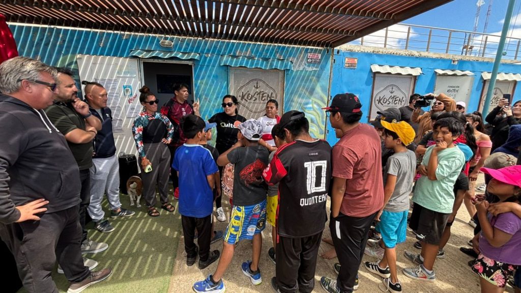 Niños del merendero 11 de noviembre disfrutaron la tarde en la costa