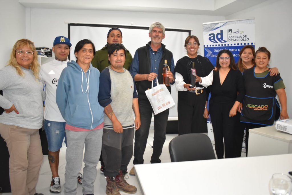 Taller intensivo sobre vitivinicultura fortalece el trabajo en la Chacra Municipal Punto Orgánico
