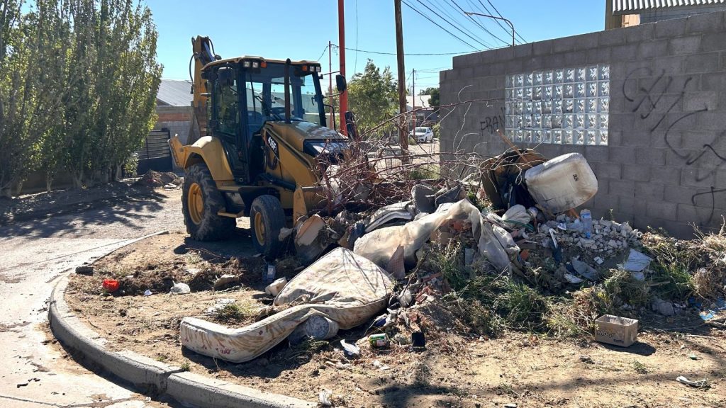La Subsecretaría de Servicios intensifica el levantamiento de basurales clandestinos en barrio Rotary 23