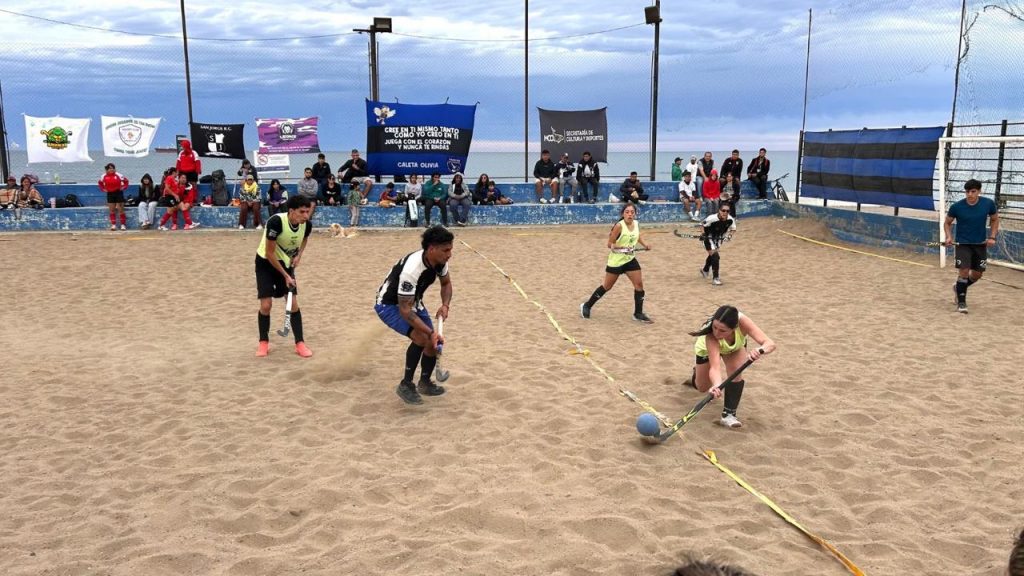 Gran cierre de los Juegos de Verano junto al Beach Hockey