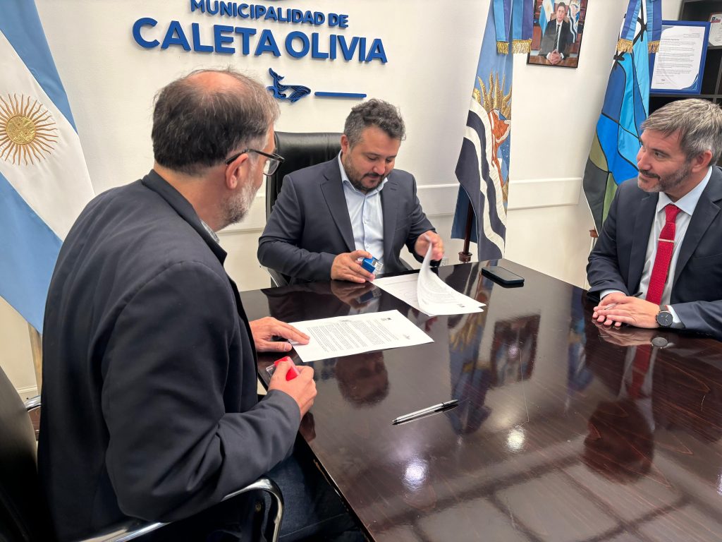 El municipio y la universidad local se unen para impulsar formación académica