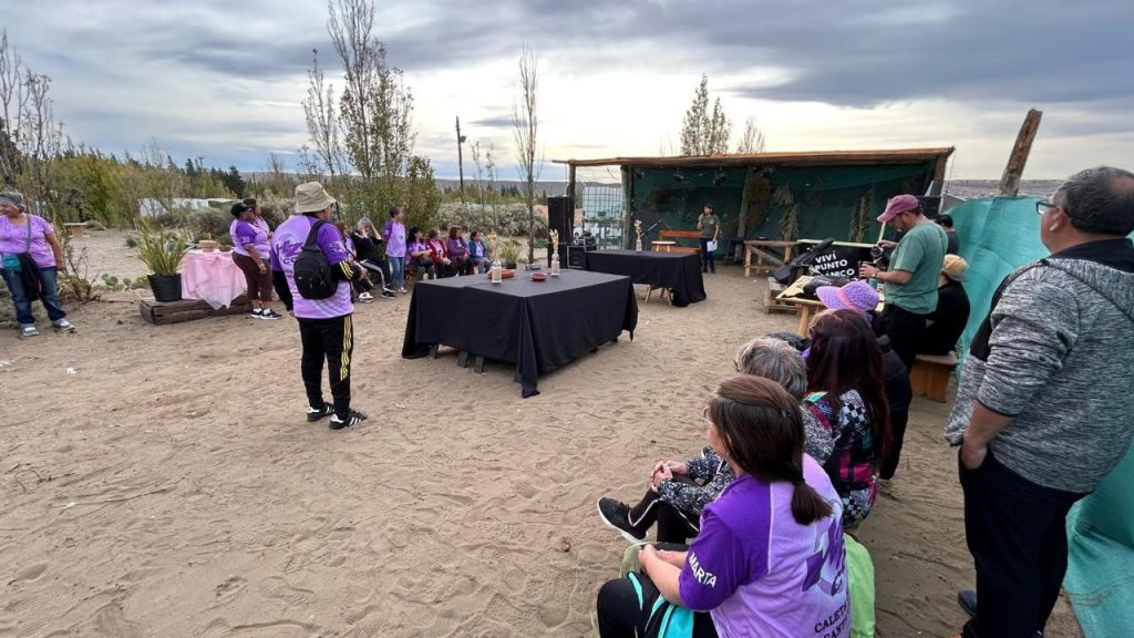 Gran convocatoria en la degustación de productos de mar del Mercado Agroecológico