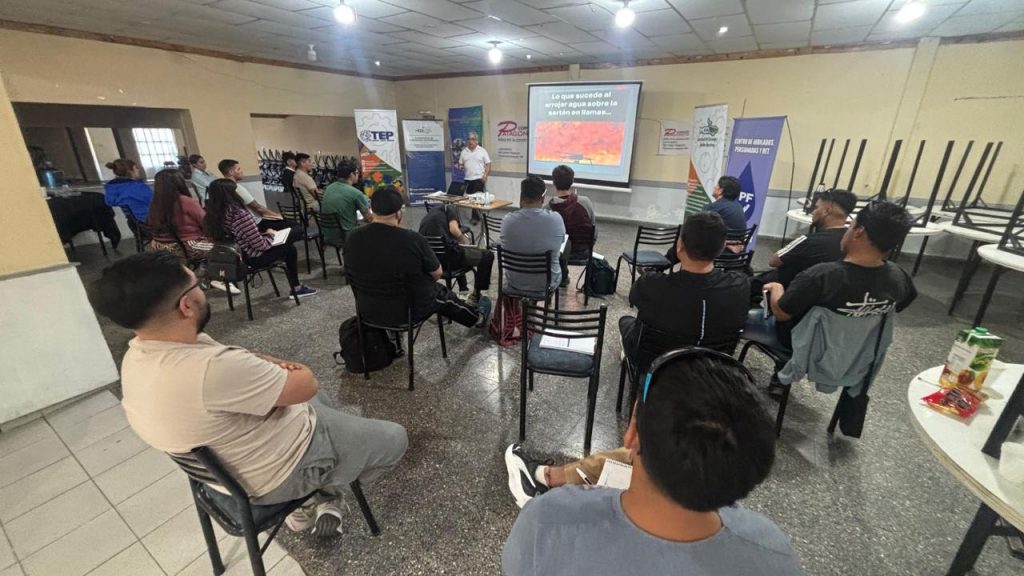 Se realiza con éxito el segundo curso de Operador Seguro de autoelevadores en Caleta Olivia