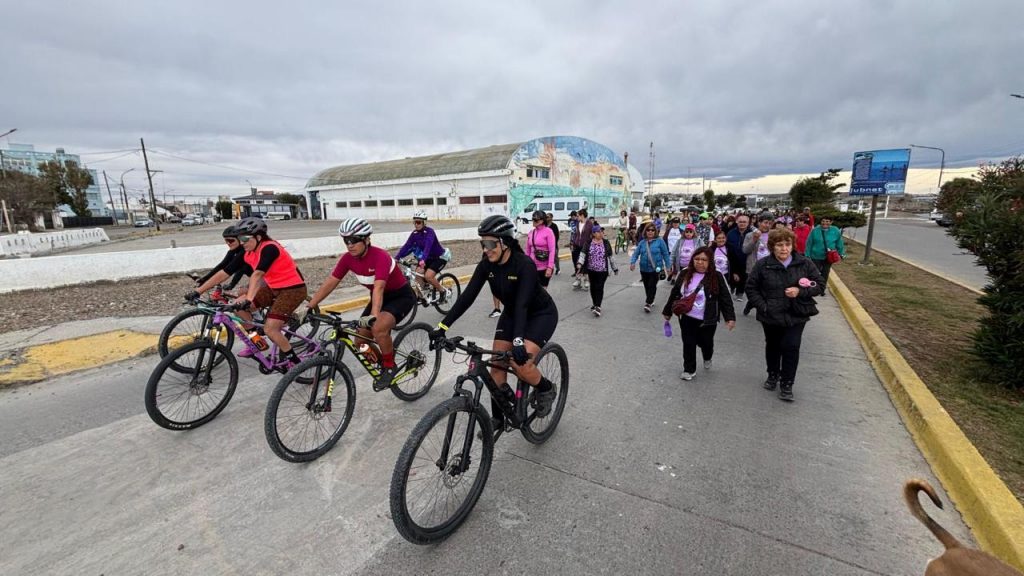 “Mujeres en Movimiento”: exitosa jornada recreativa en la costanera